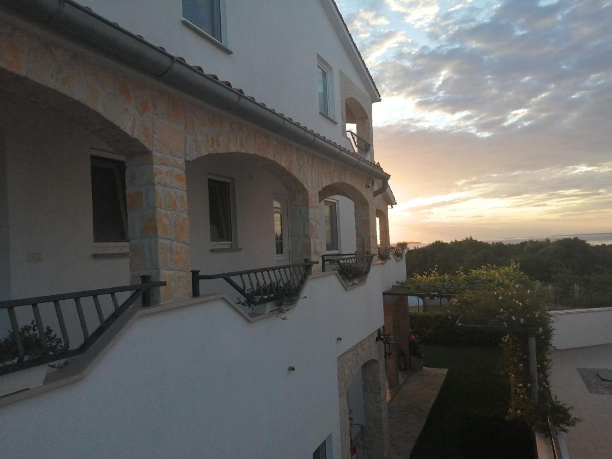 Apartments Tina Pula Exterior foto